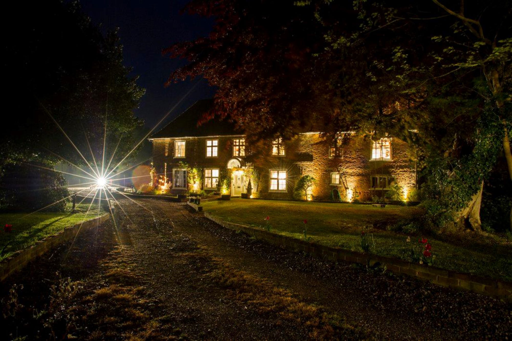 Molland Manor House Bed & Breakfast - White Cliffs Country